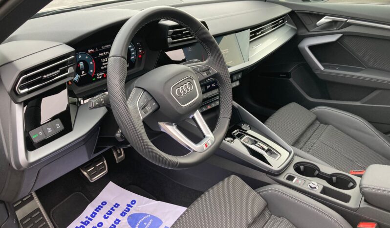 
								Audi A3 Sportback 35 2.0 TDI S line edition S tronic full									