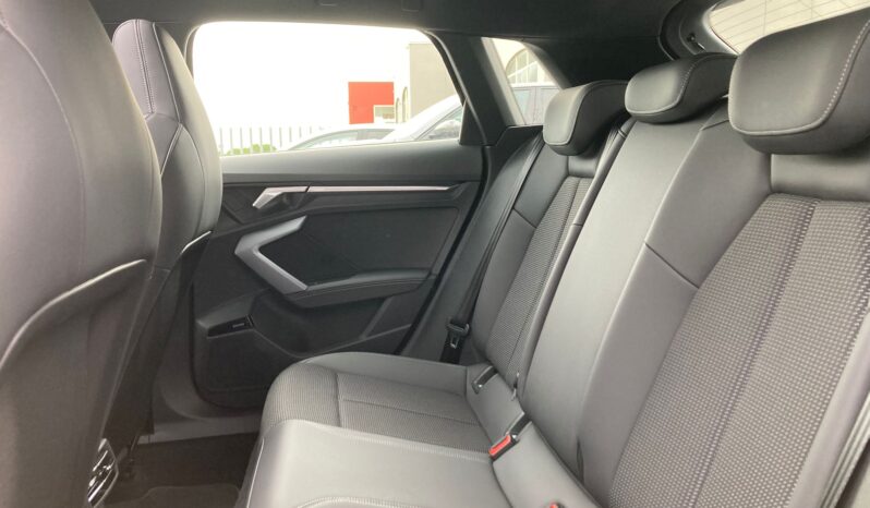 
								Audi A3 Sportback 35 2.0 TDI S line edition S tronic full									