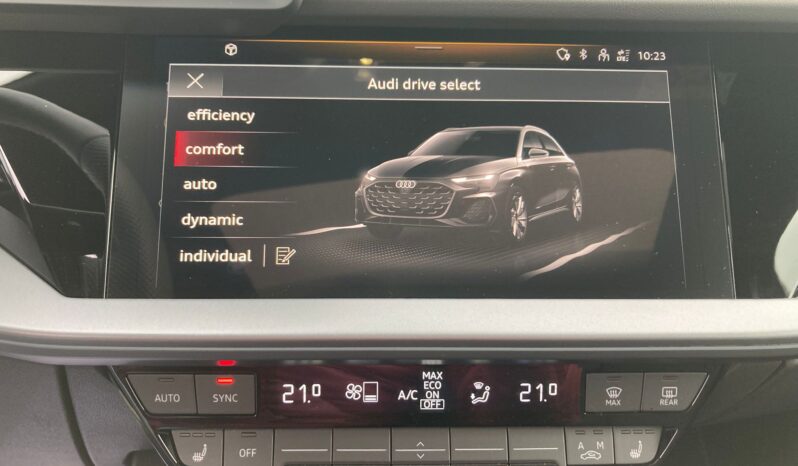 
								Audi A3 Sportback 35 2.0 TDI S line edition S tronic full									