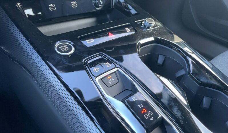 
								Audi A5 Avant 2.0 TDI MHEV+ S line edition S tronic full									