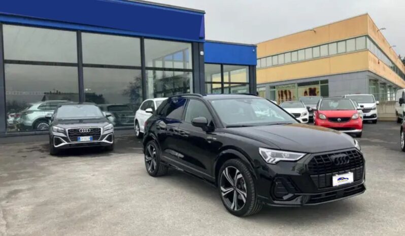 
								Audi Q3 35 2.0 TDI Identity Black S tronic full									