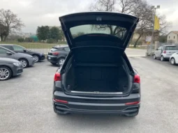 
										Audi Q3 35 2.0 TDI Identity Black S tronic full									