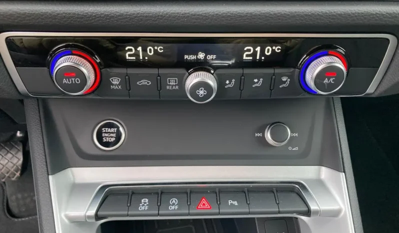 
								Audi Q3 35 2.0 TDI Identity Black S tronic full									