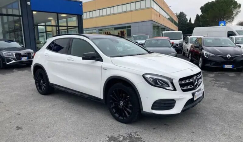 
								Mercedes-Benz GLA 200 d 4MATIC Automatic Premium Night Pack full									