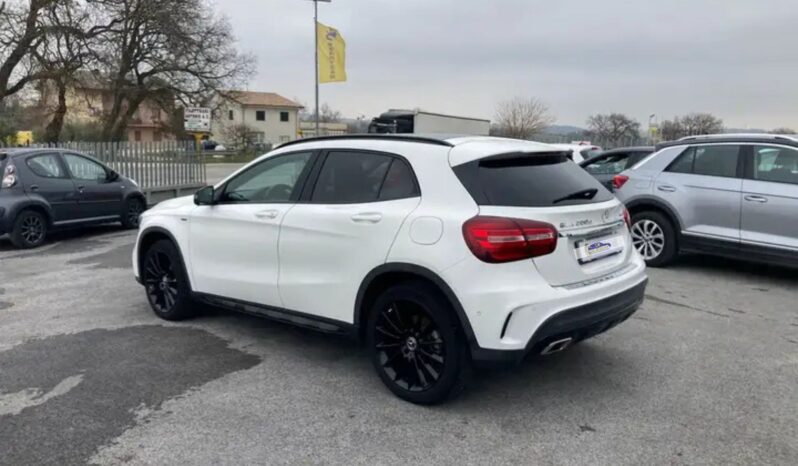 
								Mercedes-Benz GLA 200 d 4MATIC Automatic Premium Night Pack full									