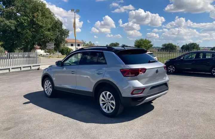 
								Volkswagen T-Roc 2.0 TDI Edition Plus 115 CV full									