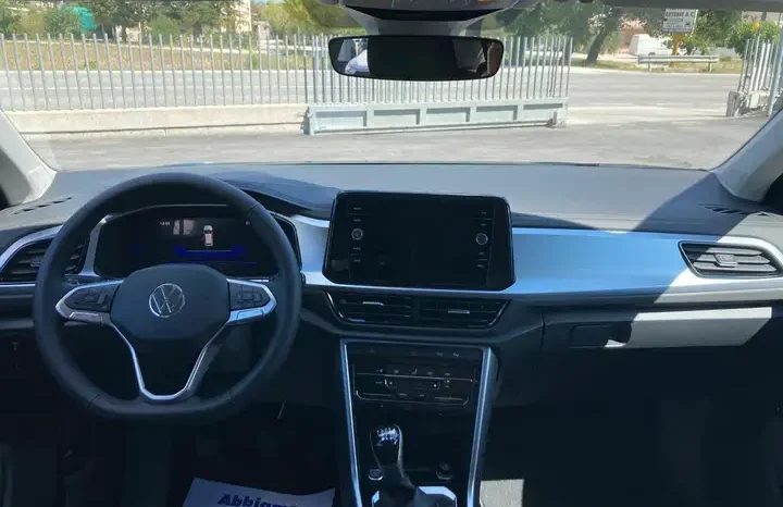 
								Volkswagen T-Roc 2.0 TDI Edition Plus 115 CV full									