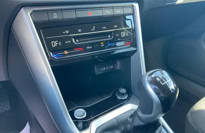 
								Volkswagen T-Roc 2.0 TDI Edition Plus 115 CV full									