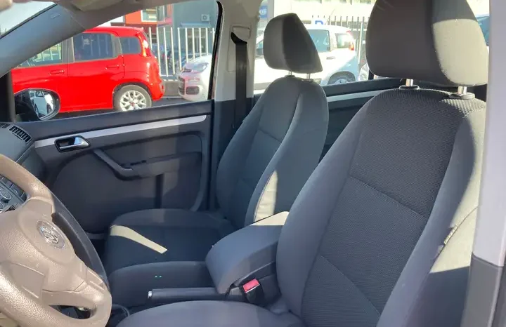 
								Volkswagen Touran 1.6 TDI BlueMotion Technology Comfortline full									