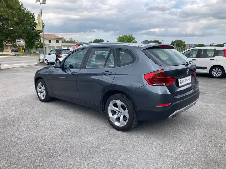 BMW X1 xDrive18d MY12