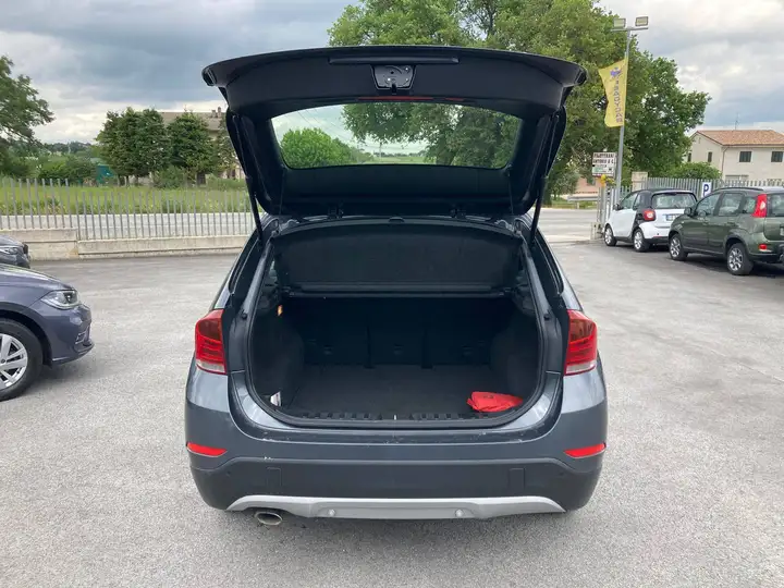 BMW X1 xDrive18d MY12