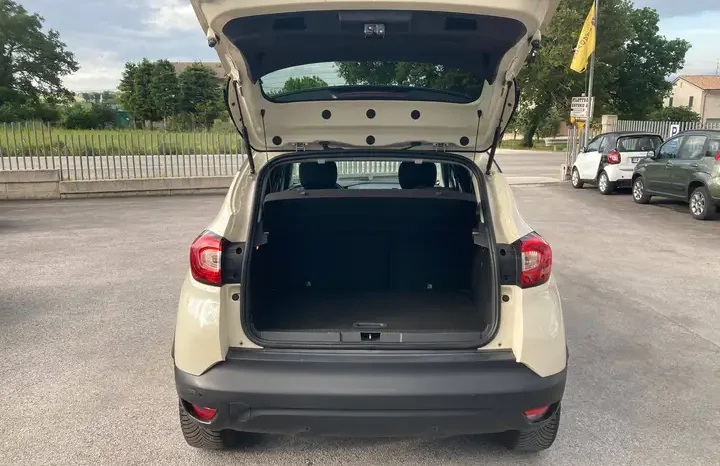 
								Renault Captur 1.5 dCi Wave S&S full									