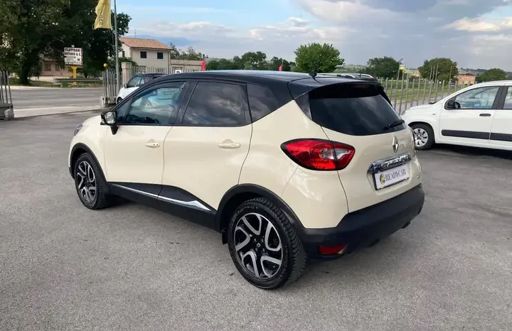 
								Renault Captur 1.5 dCi Wave S&S full									