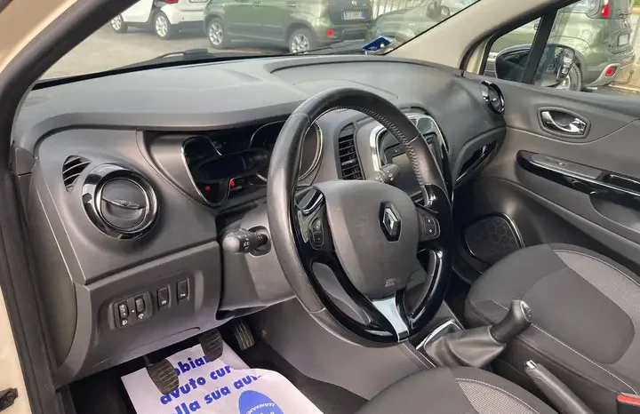 
								Renault Captur 1.5 dCi Wave S&S full									