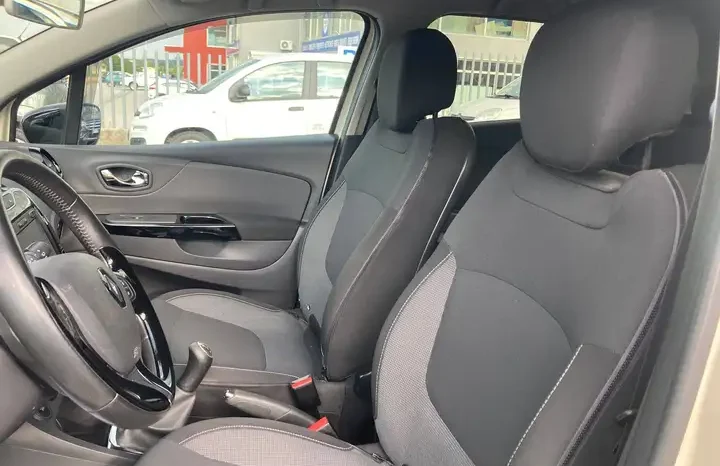 
								Renault Captur 1.5 dCi Wave S&S full									
