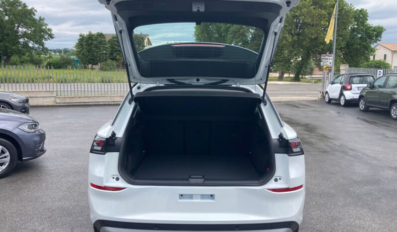 
								Volkswagen T-Roc 1.5 eTSI Life 115 CV DSG full									
