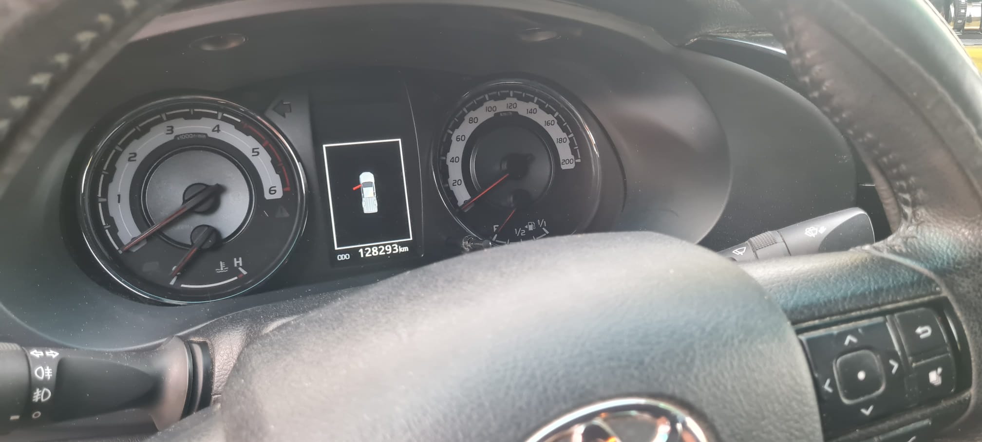 Toyota Hilux Club Cab 4×4