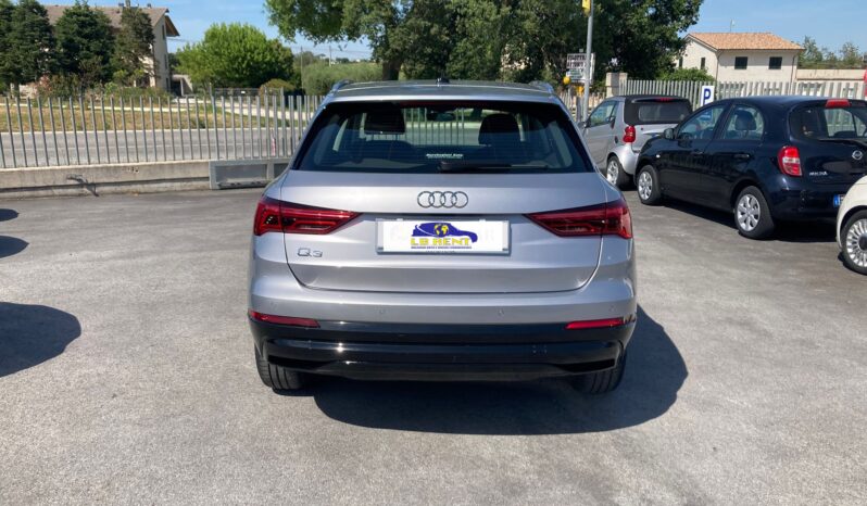 
								Audi Q3 2.0 TDI S tronic Business Advanced full									
