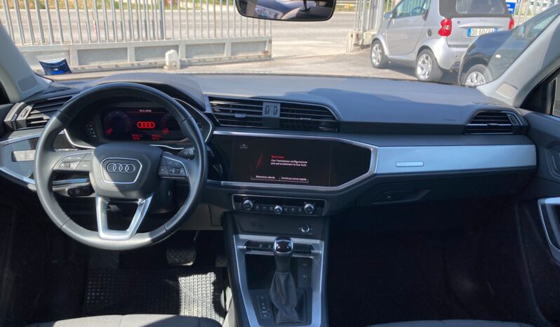 
								Audi Q3 2.0 TDI S tronic Business Advanced full									