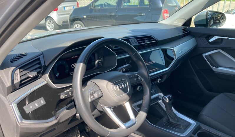 
								Audi Q3 2.0 TDI S tronic Business Advanced full									