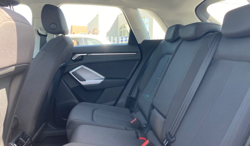 
								Audi Q3 2.0 TDI S tronic Business Advanced full									