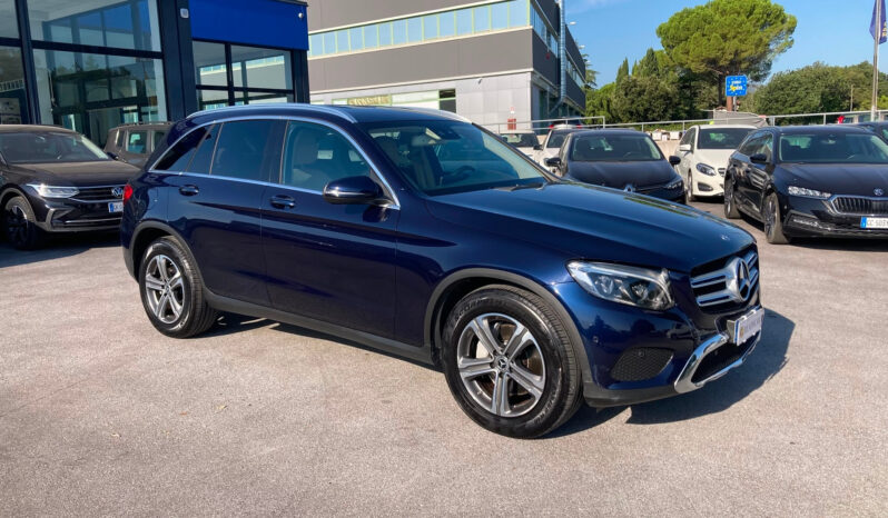 
								Mercedes-Benz GLC 220 d Sport 4MATIC Auto full									