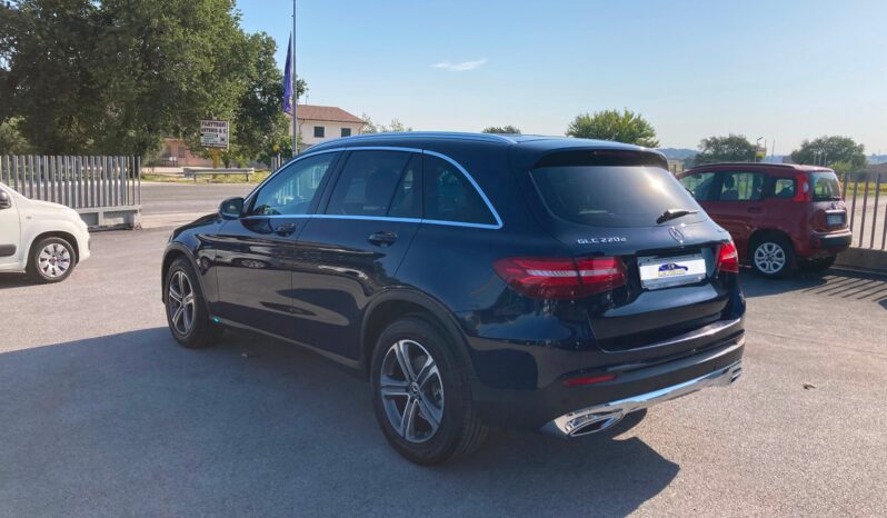 
								Mercedes-Benz GLC 220 d Sport 4MATIC Auto full									