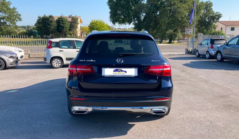 
								Mercedes-Benz GLC 220 d Sport 4MATIC Auto full									