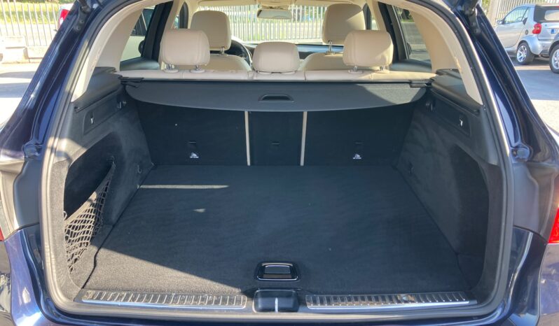 
								Mercedes-Benz GLC 220 d Sport 4MATIC Auto full									