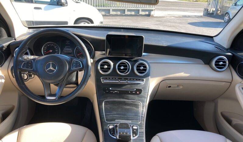 
								Mercedes-Benz GLC 220 d Sport 4MATIC Auto full									