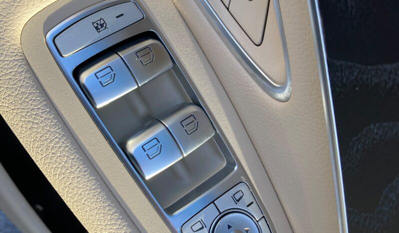 
								Mercedes-Benz GLC 220 d Sport 4MATIC Auto full									