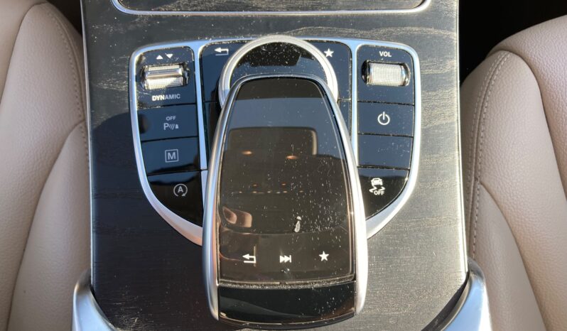
								Mercedes-Benz GLC 220 d Sport 4MATIC Auto full									