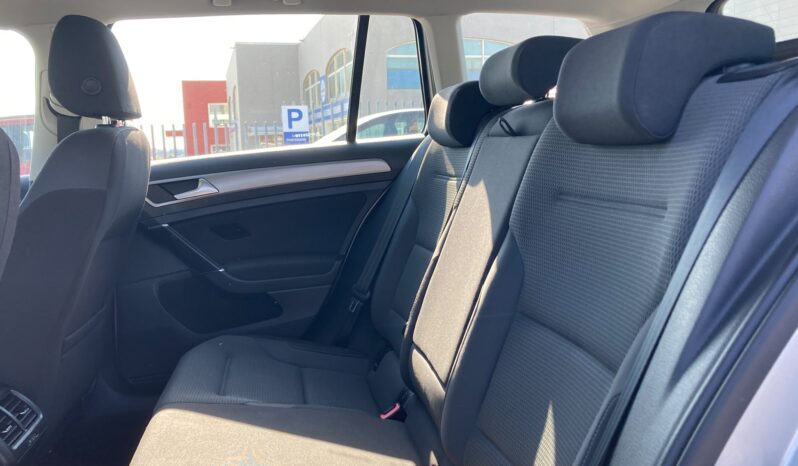 
								Volkswagen Golf Variant 1.4 TGI Comfortline Business full									