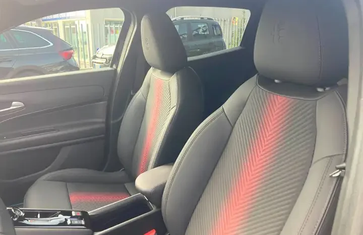 
								Alfa Romeo Junior 1.2 Ibrida Ti 145 CV eDCT6 full									