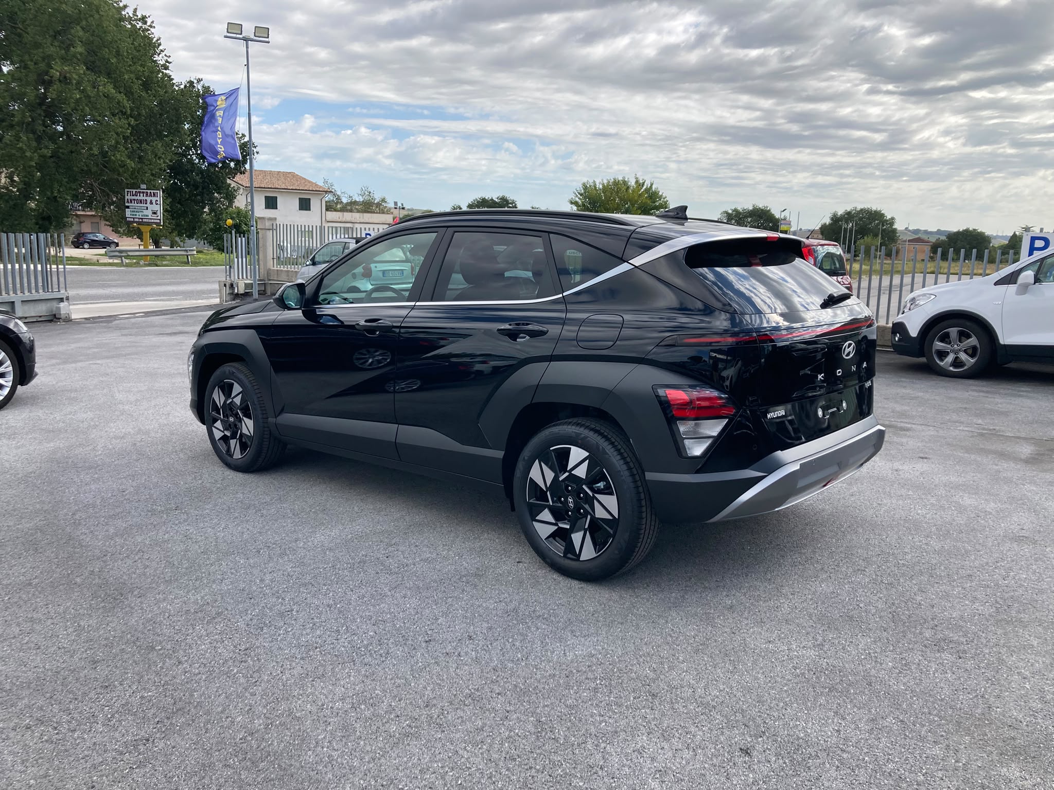 Hyundai Kona 1.6 Full Hybrid GDI 138 CV DCT Business 2WD